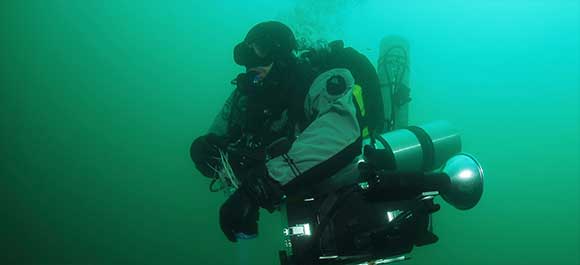 Under PressureTauchen im Attersee Spezialtauchkurse