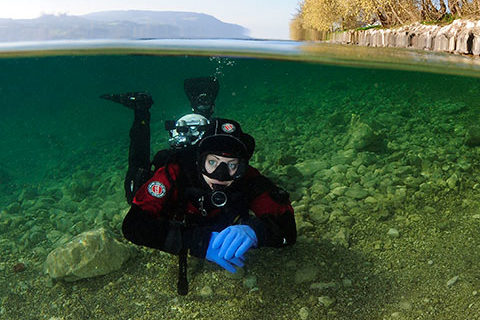 Under Pressure Tauchen im Attersee Trockentauchen Under Pressure Tauchen im Attersee Trockentauchen