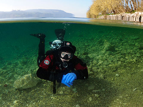 Under Pressure Tauchen im Attersee Trockentauchen